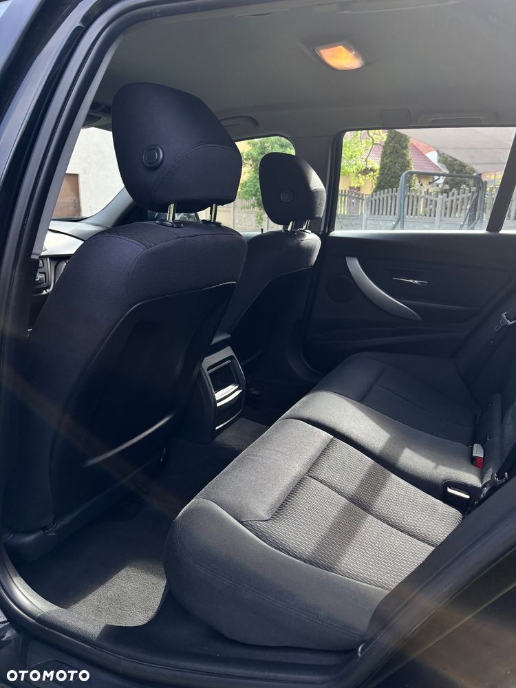 BMW Seria 3 316d - 12