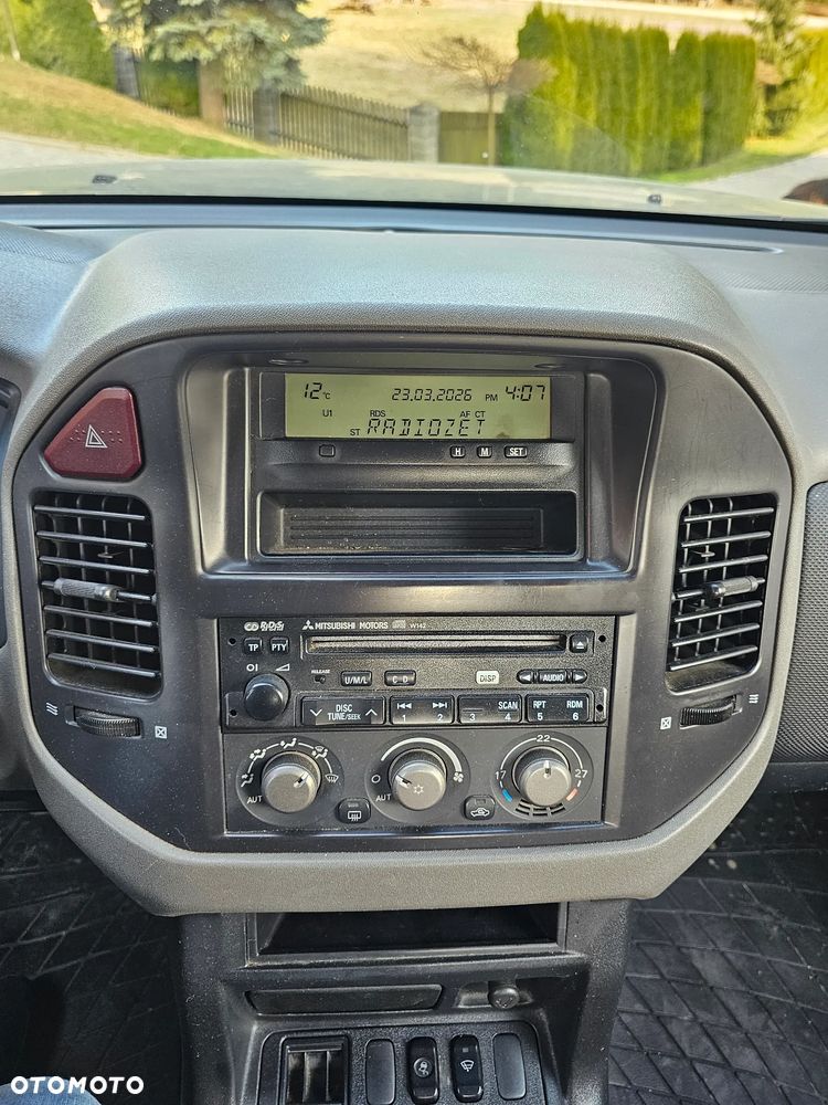 Mitsubishi Pajero - 11