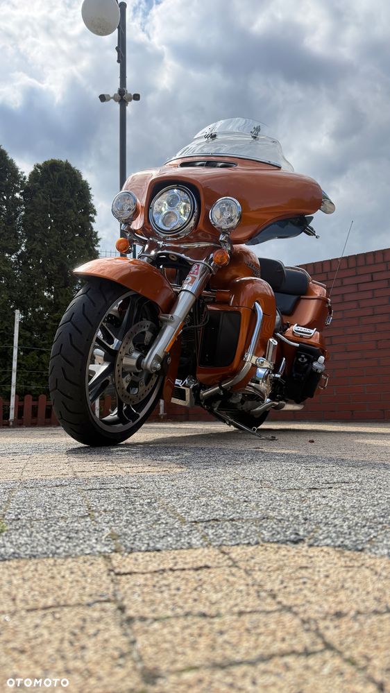 Harley-Davidson Touring Street Glide - 1