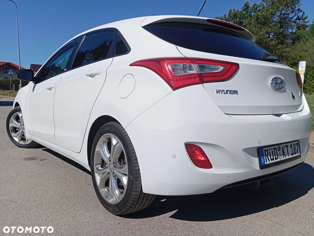 Hyundai i30 blue 1.6 CRDi YES Gold - 17