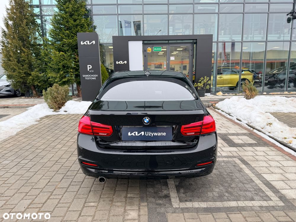 BMW Seria 3 318i - 3