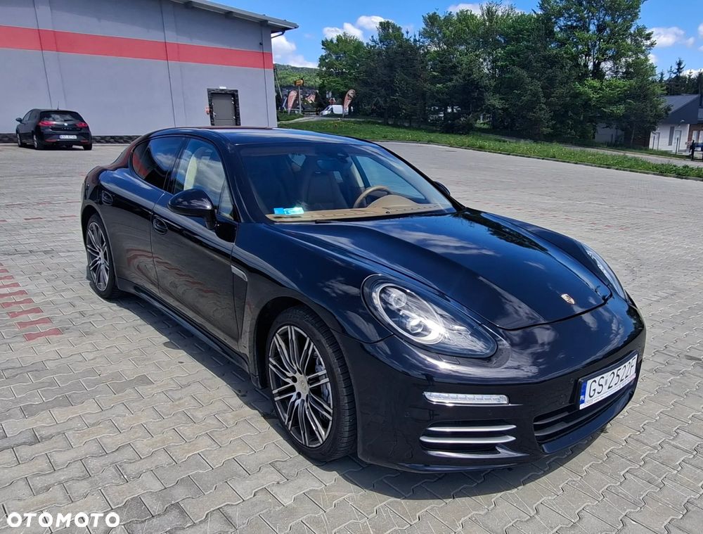 Porsche Panamera 4S - 9