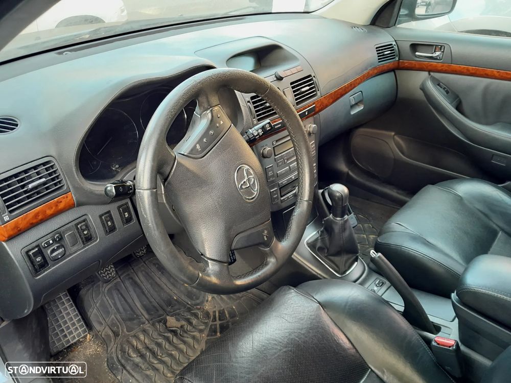 Toyota Avensis SW 2.0 D-4D - 6