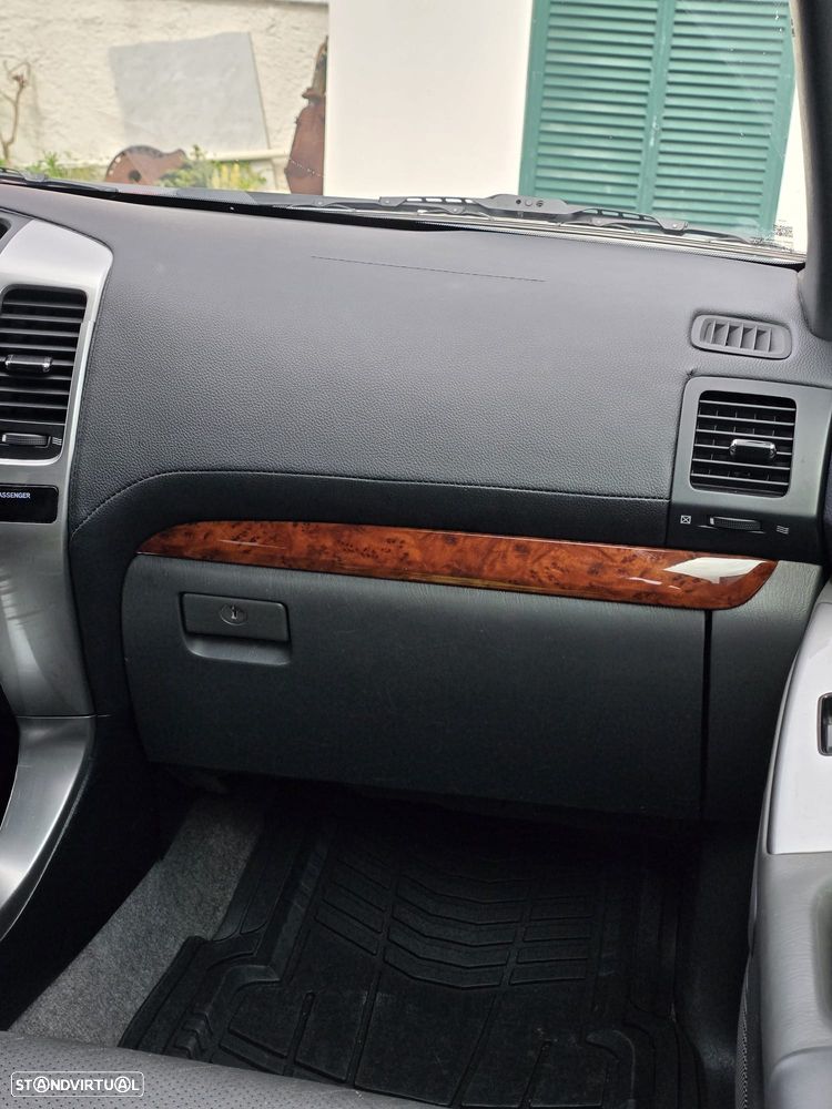 Toyota Land Cruiser Prado - 11