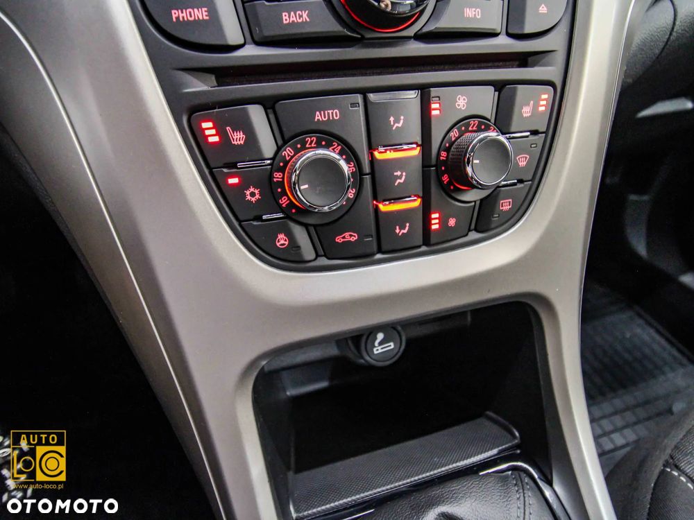 Opel Astra 1.4 T Cosmo - 19