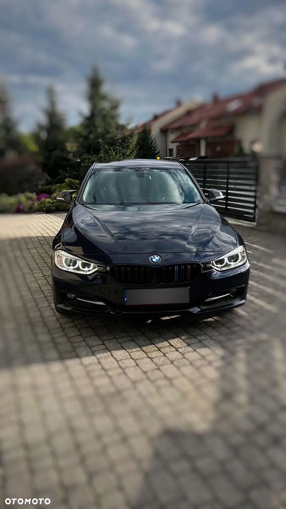 BMW Seria 3 318d Touring Sport Line - 1