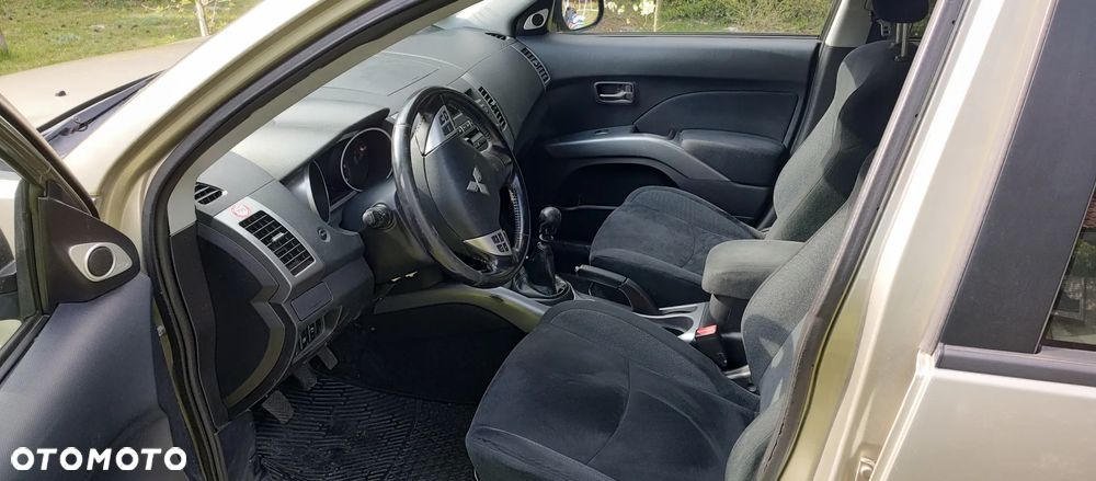 Mitsubishi Outlander 2.2 DI-D 4WD Invite - 23