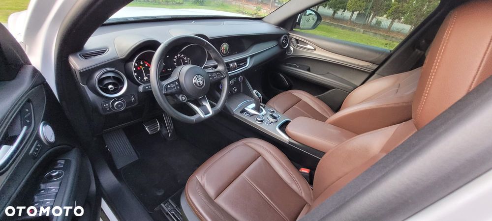 Alfa Romeo Stelvio 2.0 Turbo TI Q4 - 8