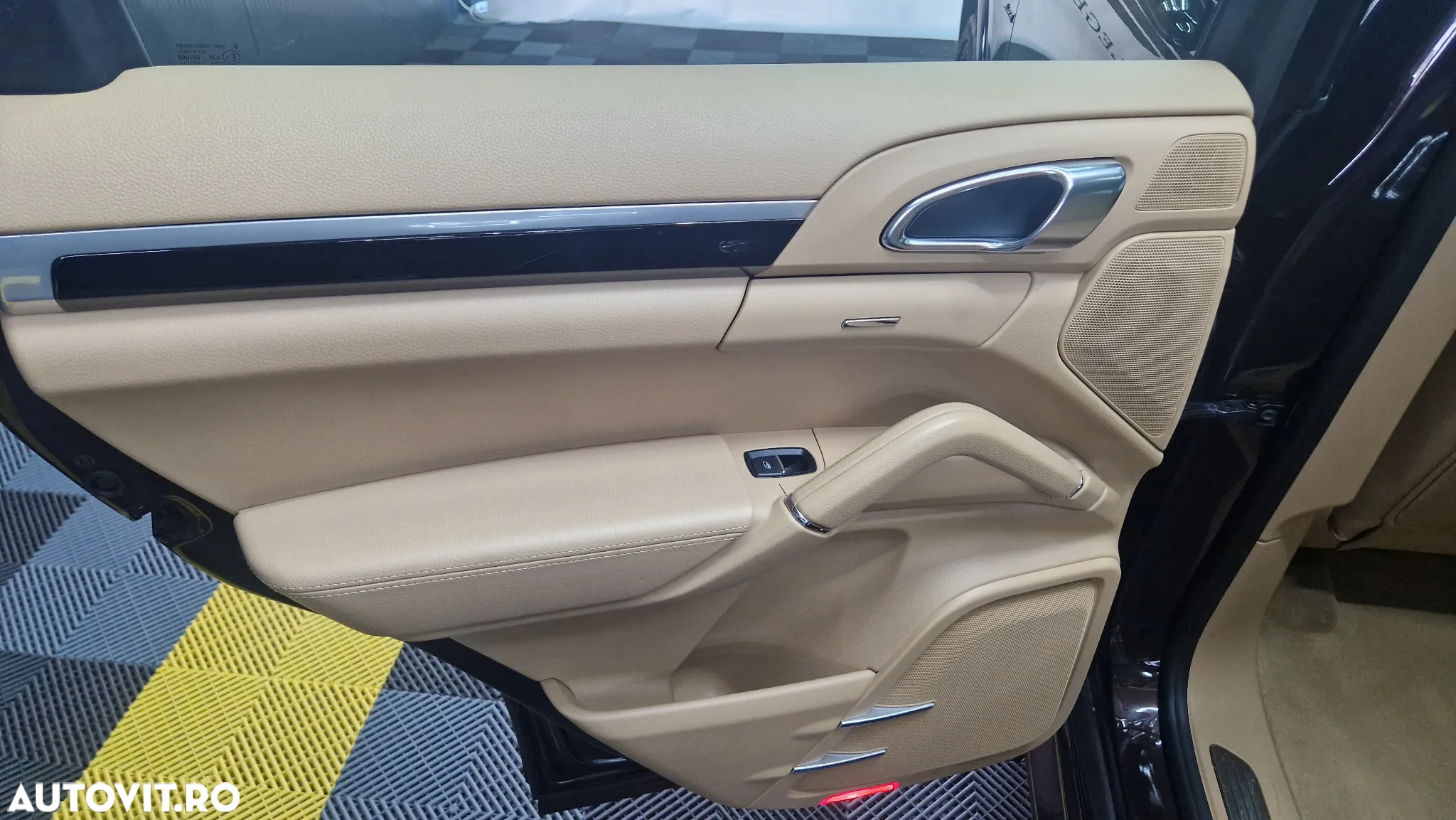 Porsche Cayenne - 33