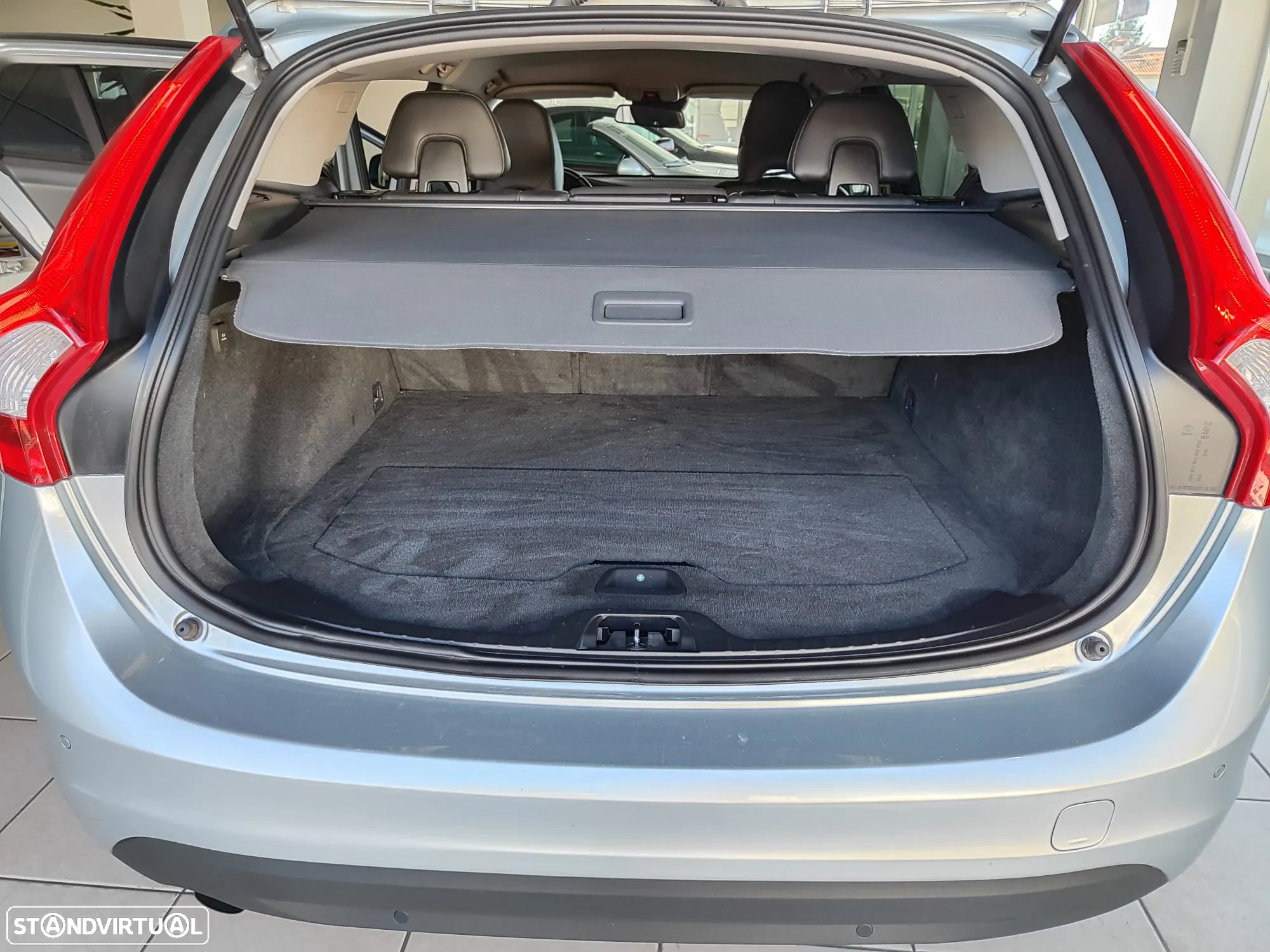 Volvo V60 D3 Geartronic Summum - 14