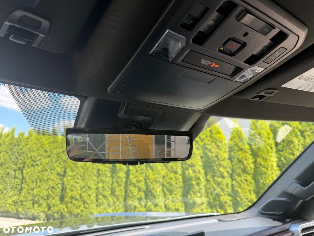Toyota Sequoia - 28