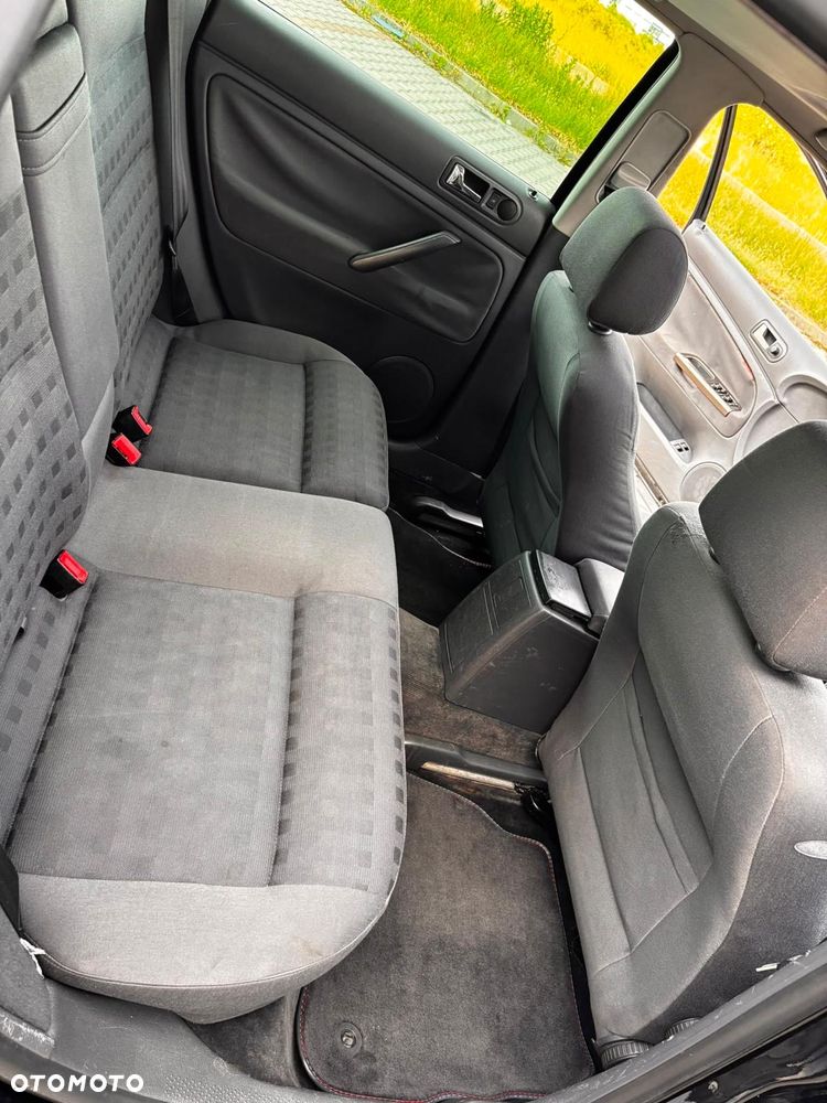Volkswagen Passat - 10