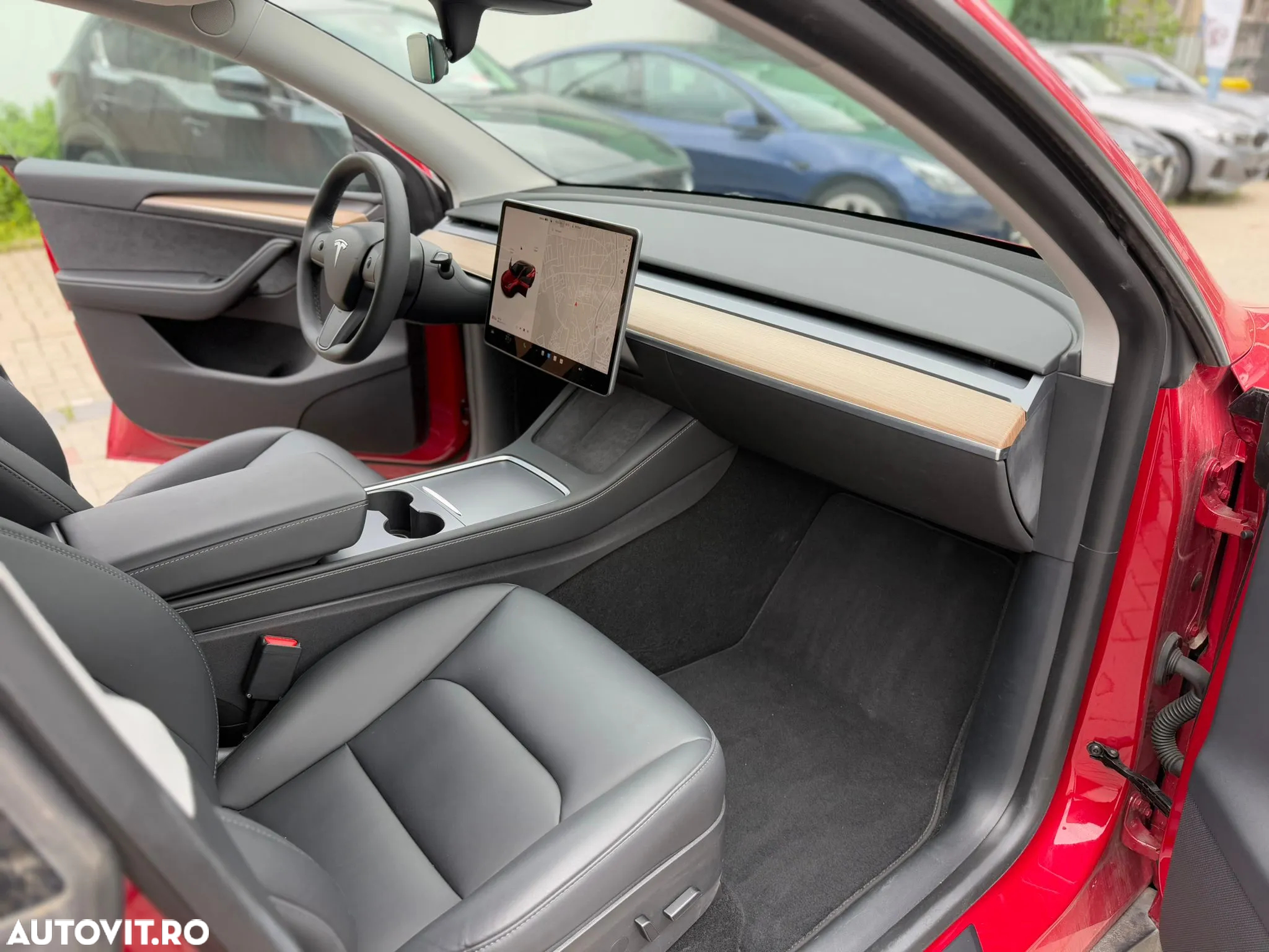 Tesla Model Y Long Range Dual Motor AWD - 13