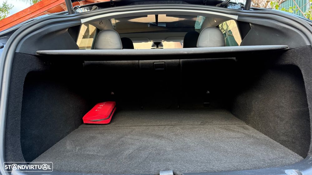 Tesla Model Y Long-Range RWD - 18