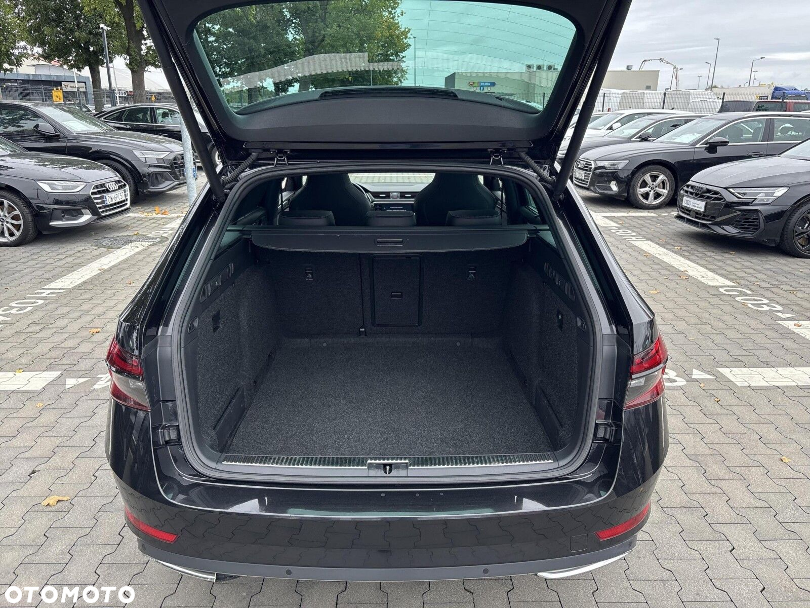 Skoda Superb 2.0 TDI SCR Sportline DSG - 27