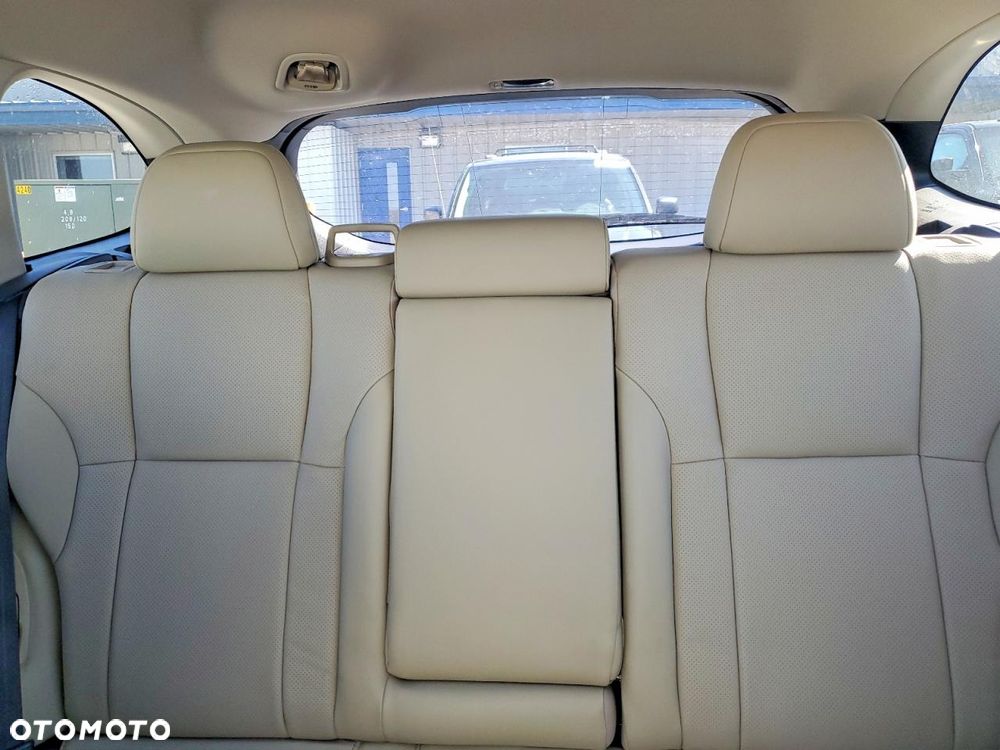 Subaru Outback 2.5i Exclusive - 9