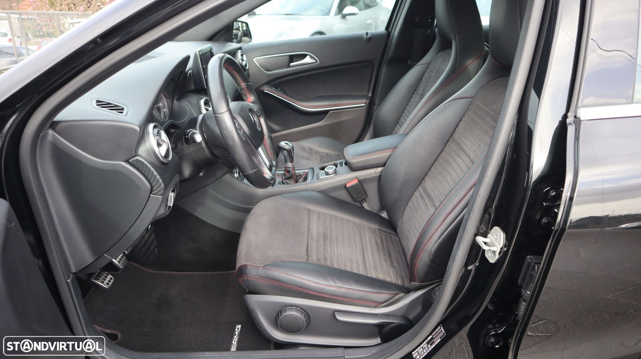 Mercedes-Benz A 180 CDi BE AMG Line - 11