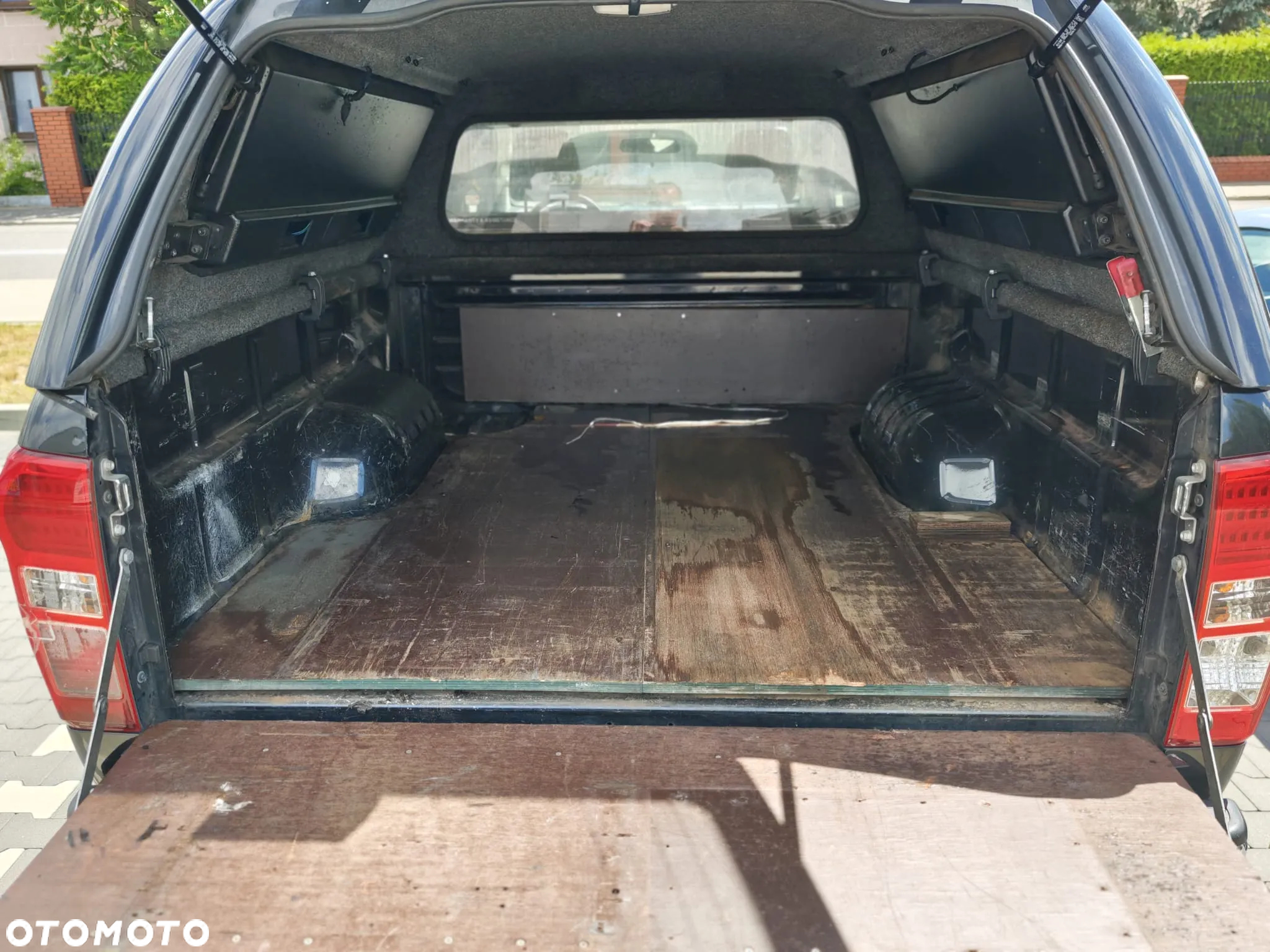 Isuzu D-Max 2.5 DC LS - 18