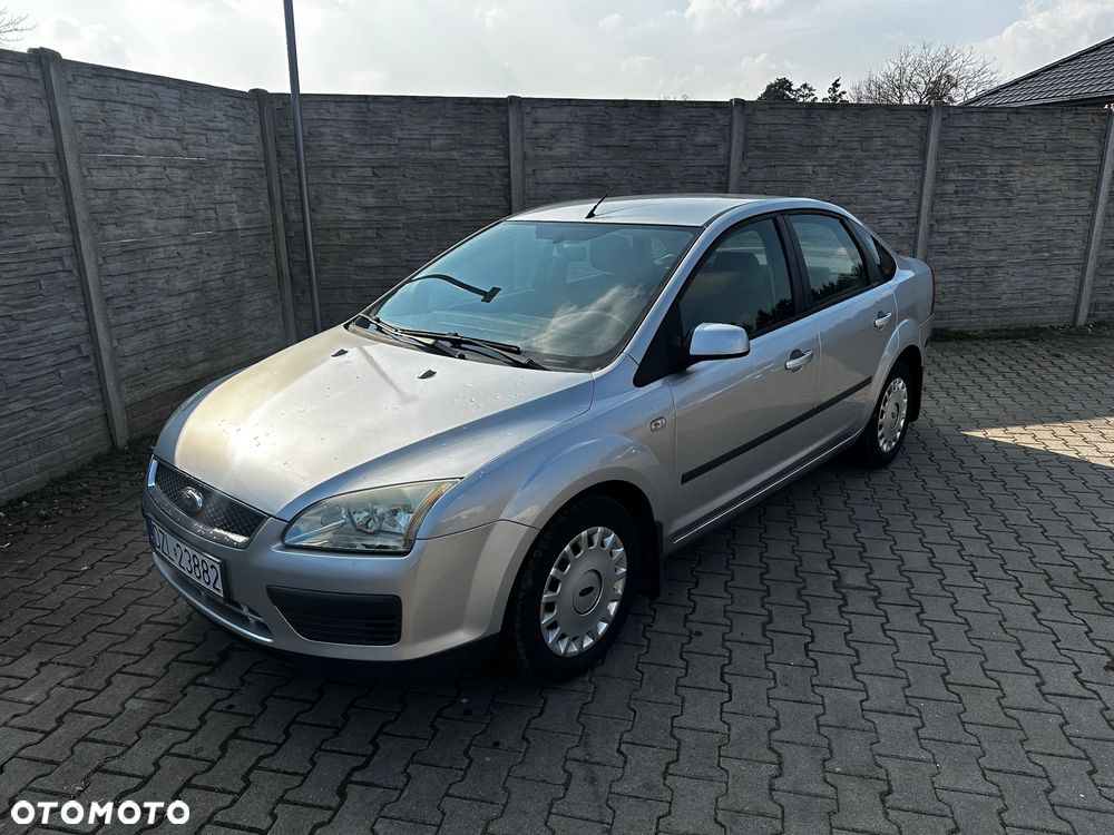 Ford Focus 1.6 16V Trend - 1