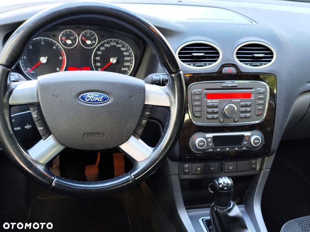 Ford Focus 1.6 TDCi DPF Ghia - 14