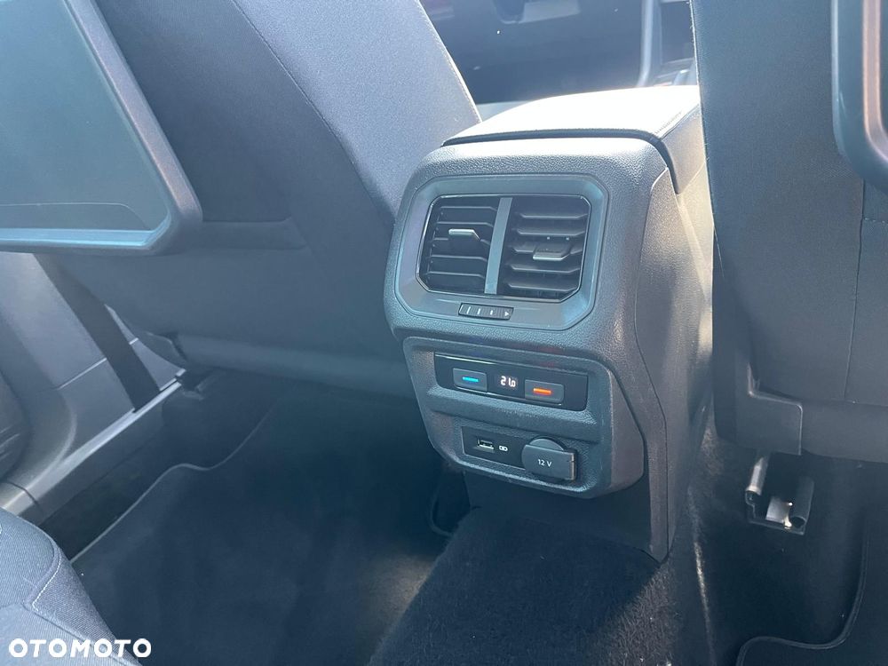 Volkswagen Tiguan - 11