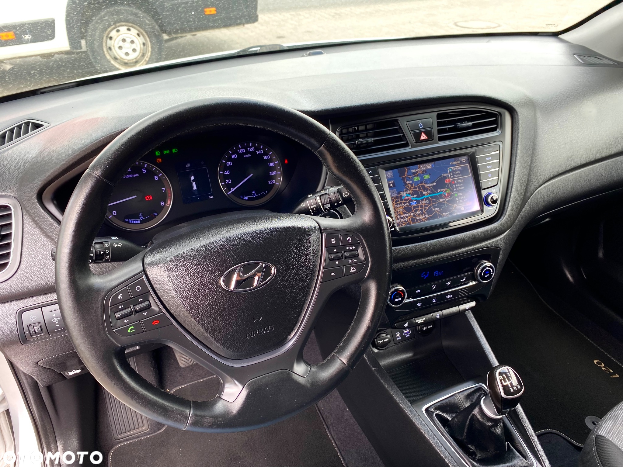 Hyundai i20 - 23
