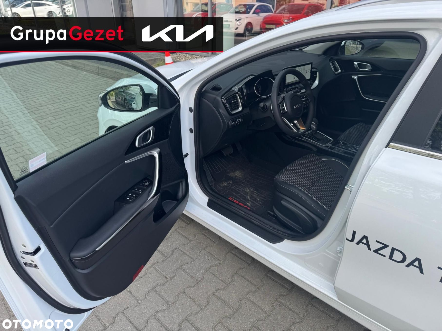 Kia Ceed - 12