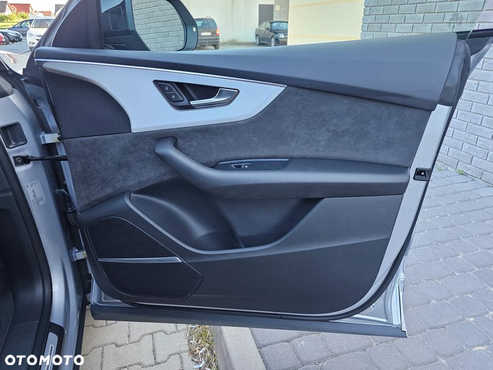 Audi Q8 SUV TDI quattro 210 kW tiptronic - 25