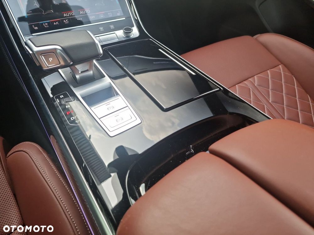 Audi S8 - 15
