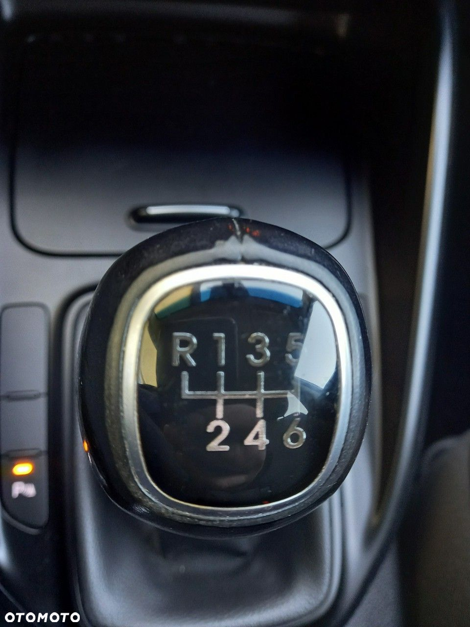 Kia Carens 1.6 GDI Dream-Team Edition - 36