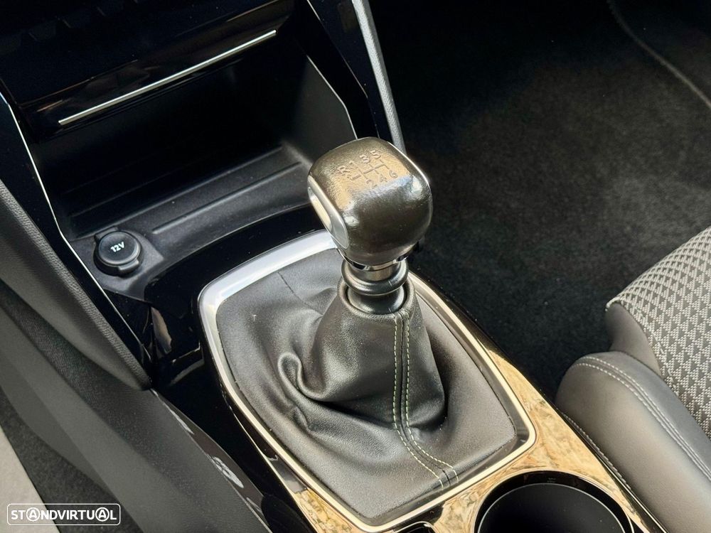 Peugeot 2008 1.2 PureTech GT Line - 41