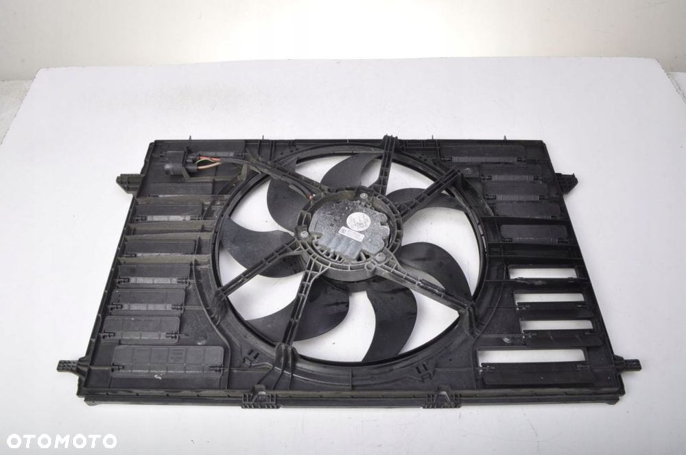 AUDI A4 B9 2.0 TDI WENTYLATOR CHŁODNICY 8W0121207 - 11