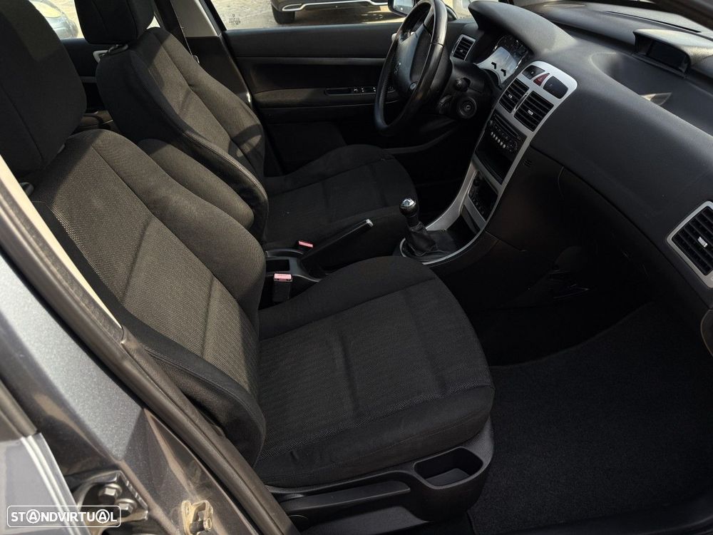Peugeot 307 Break 1.6 HDi XS Premium — fotografia 12