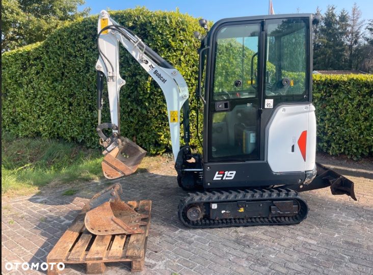Bobcat E19 , minikoparka ROK 2021 z 4 łyżkami - 1