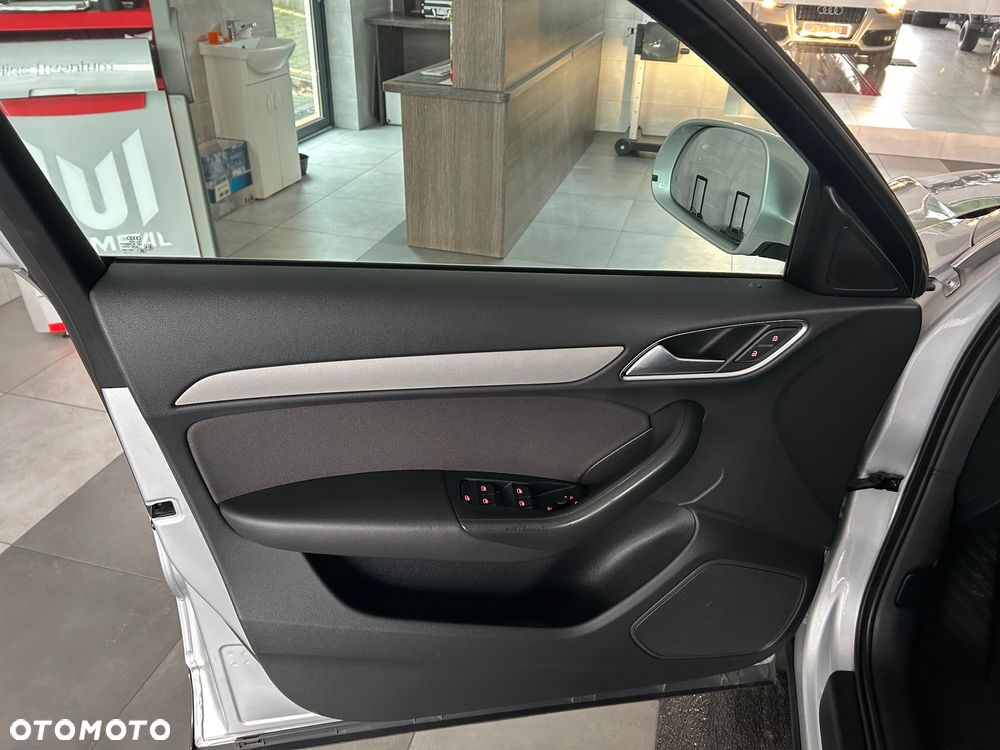 Audi Q3 2.0 TDI Design - 16