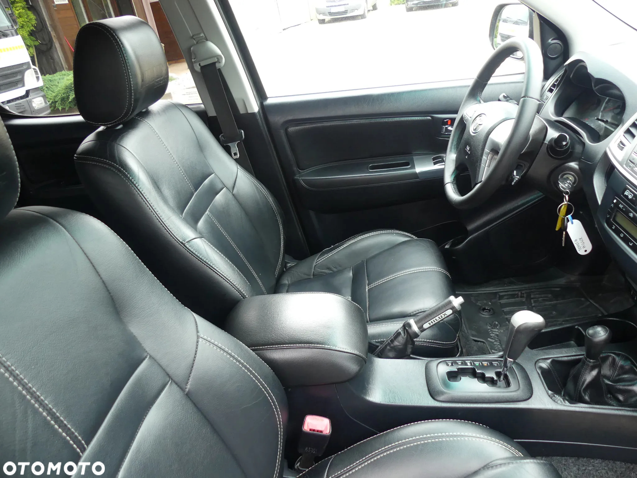 Toyota Hilux 4x4 Double Cab Autm Executive - 20