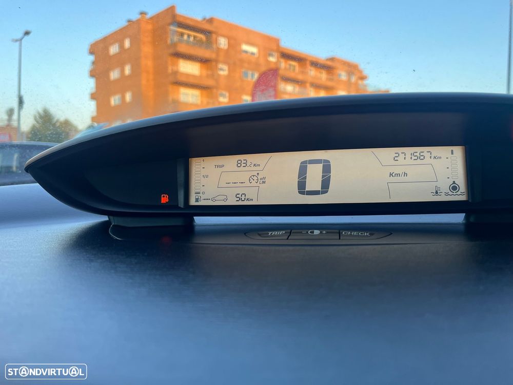 Citroën C4 1.6 HDi VTR - 23