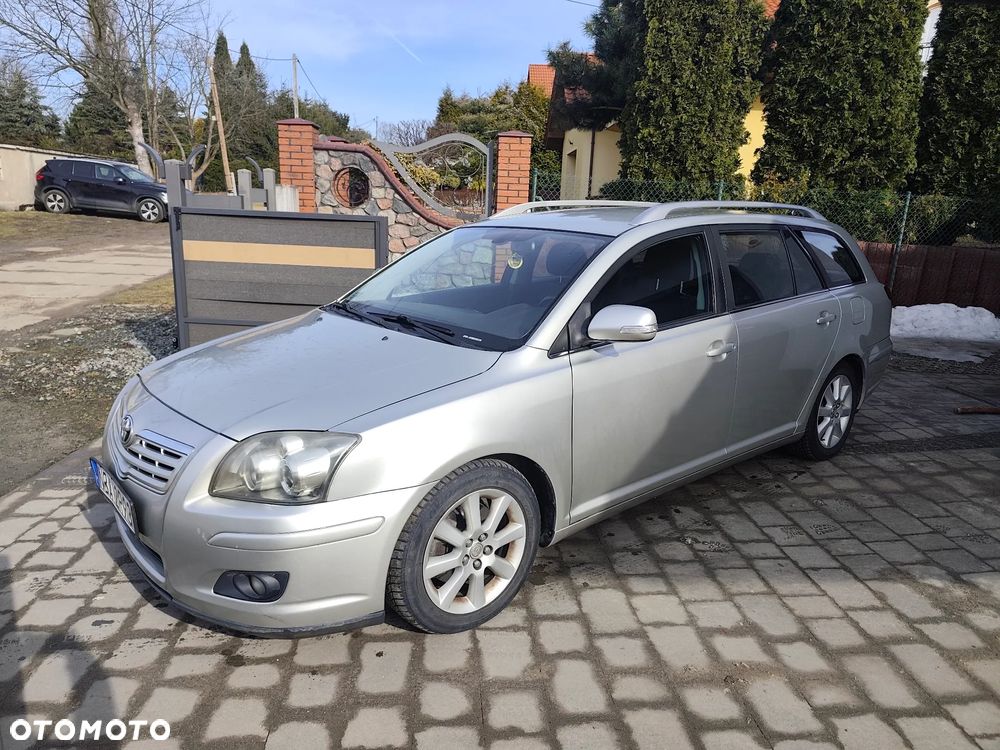 Toyota Avensis 2.0 D-4D Travel - 1