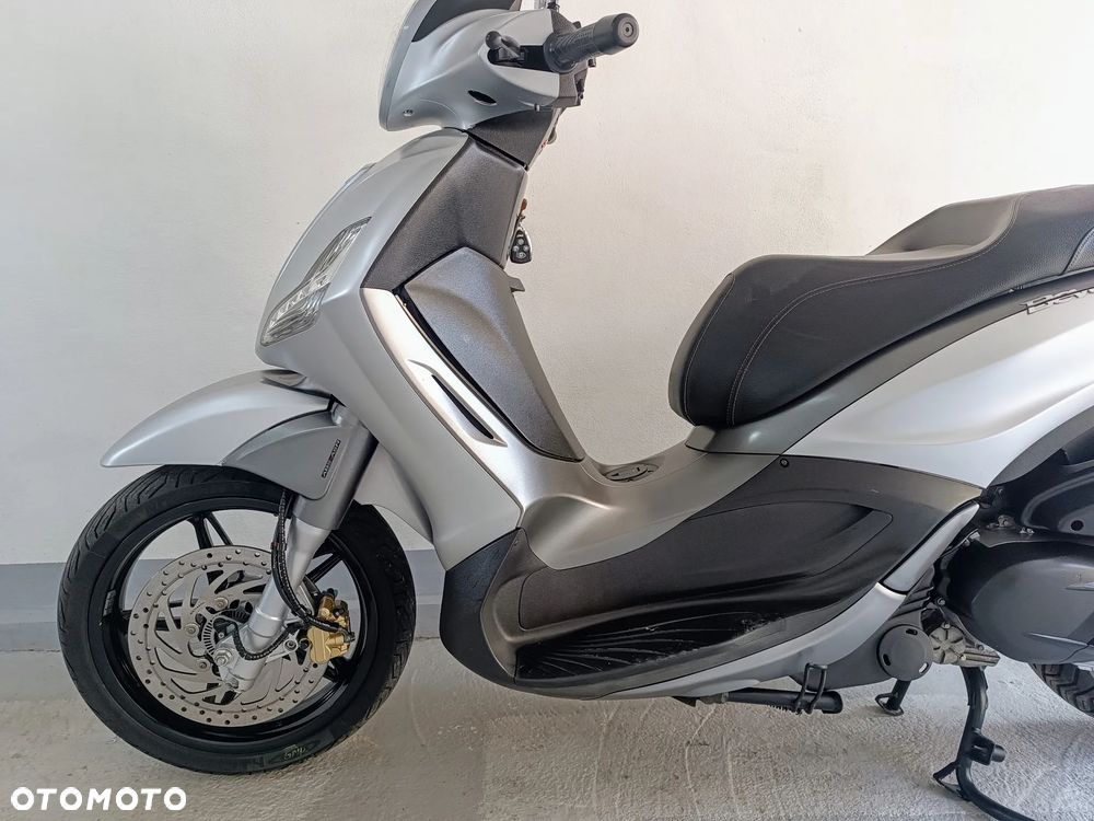 Piaggio Beverly - 16