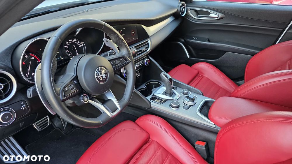 Alfa Romeo Giulia 2.0 Turbo 16V AT8 Veloce Ti - 15