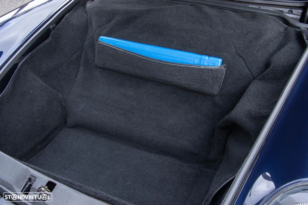 Porsche 911 (993) Coupé 3.6 Carrera 2 - 39