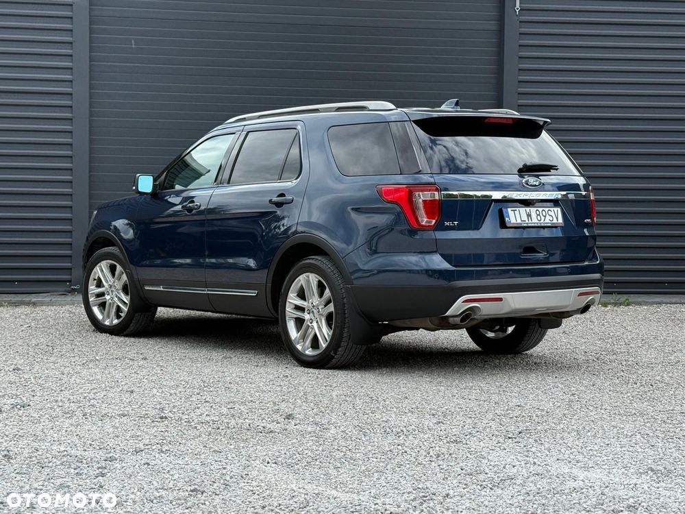 Ford Explorer - 16