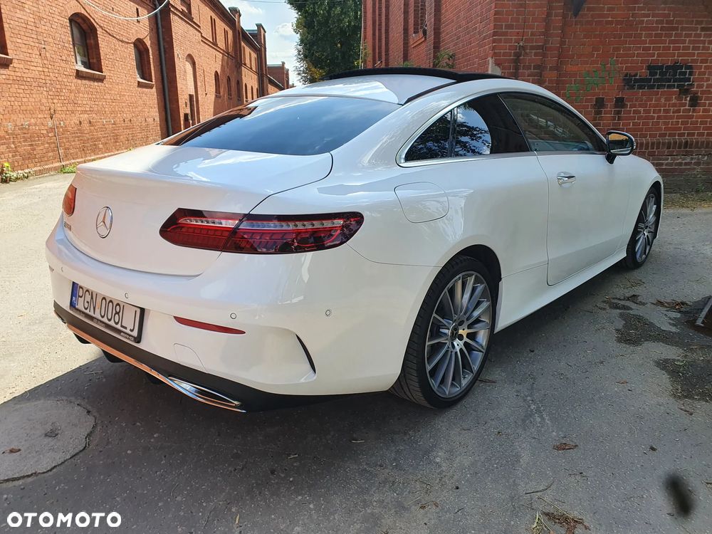 Mercedes-Benz Klasa E 300 9G-TRONIC AMG Line - 4