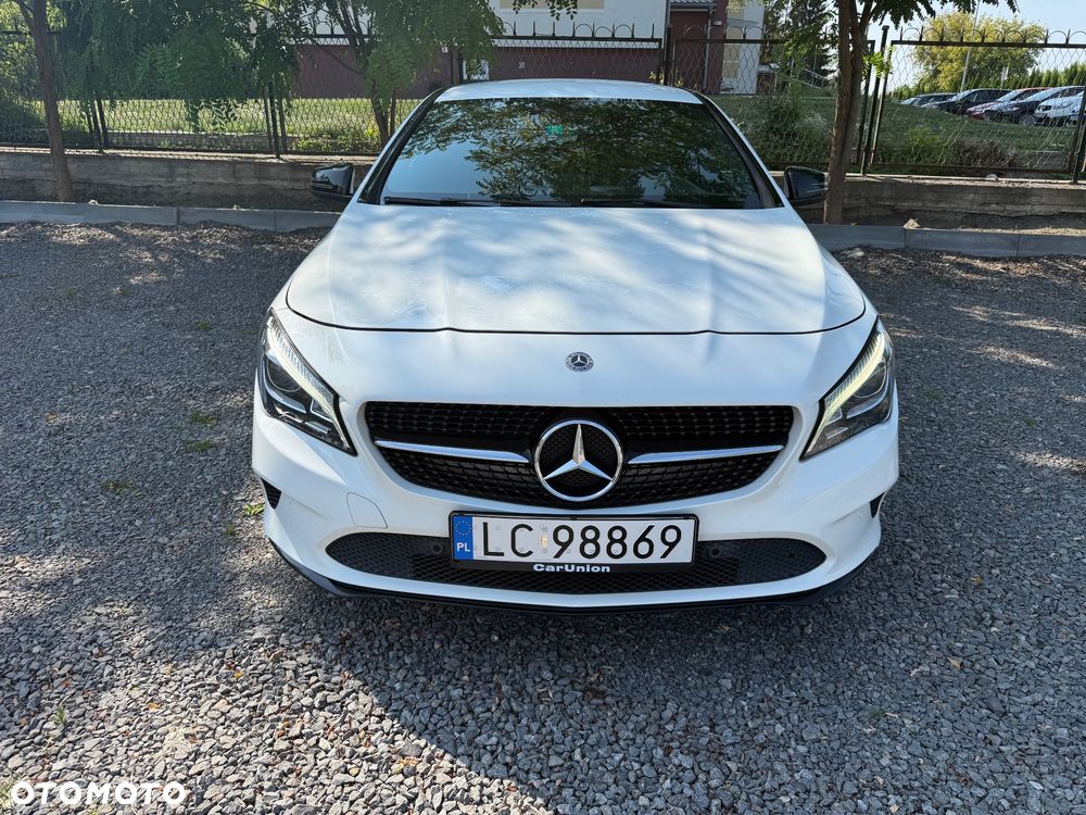 Mercedes-Benz CLA 200 7G-DCT Urban - 12