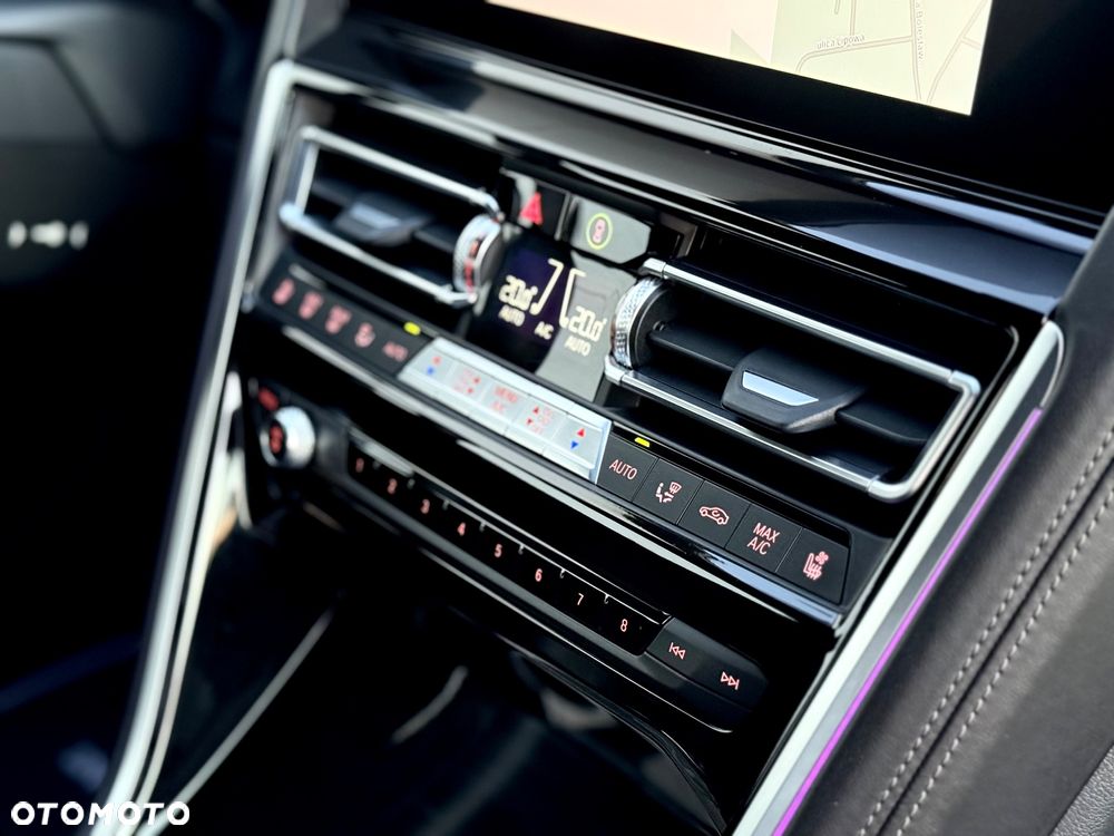 BMW Seria 8 - 31
