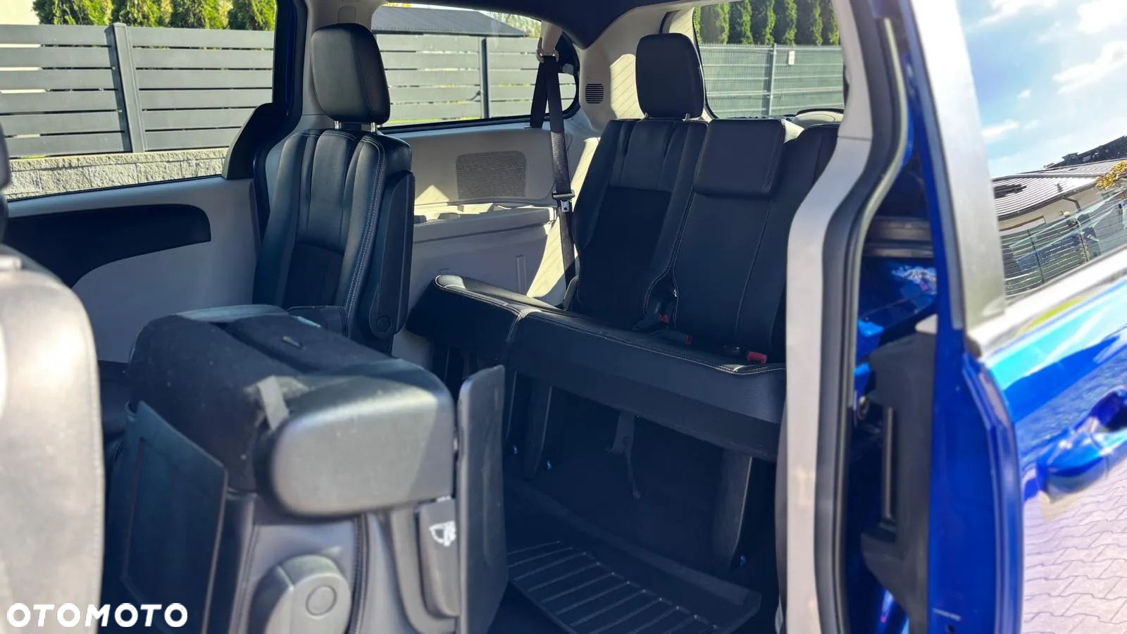 Dodge Grand Caravan - 38