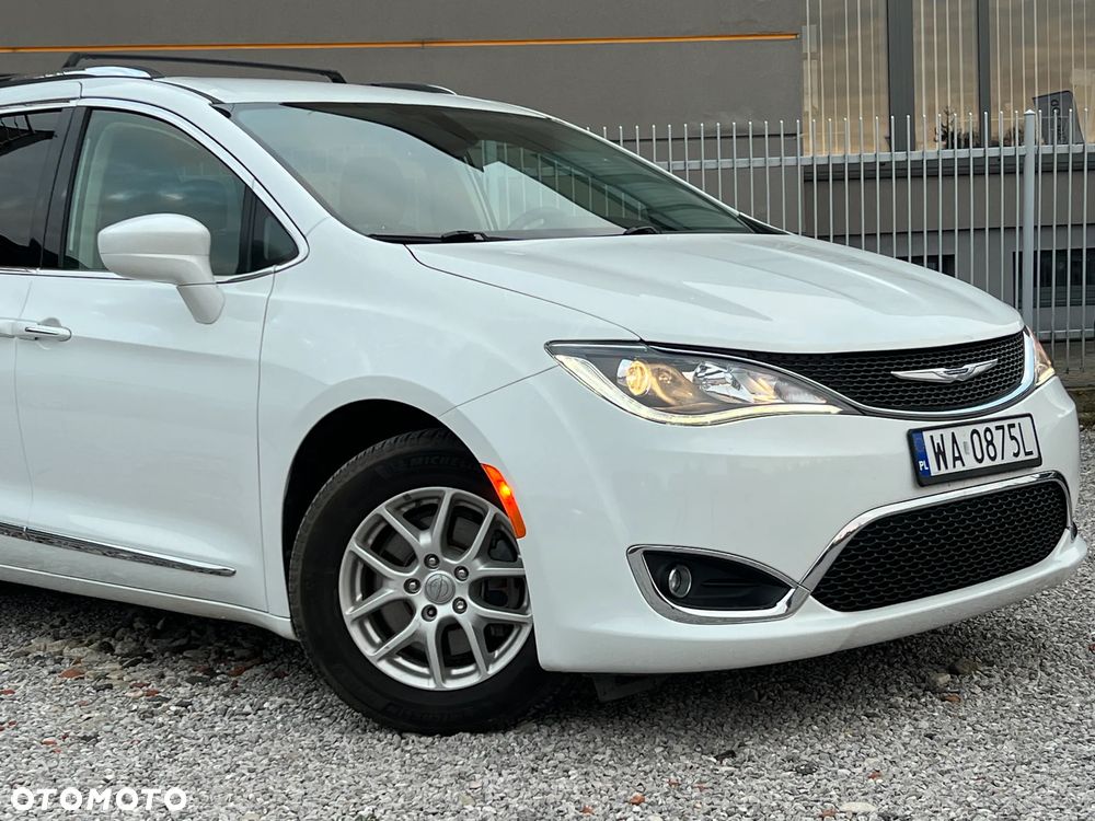 Chrysler Pacifica - 6