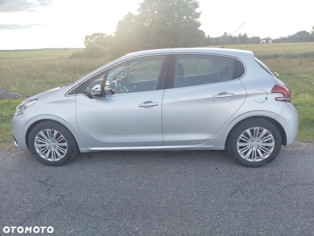 Peugeot 208 PureTech 110 Stop & Start EAT6 Allure - 3