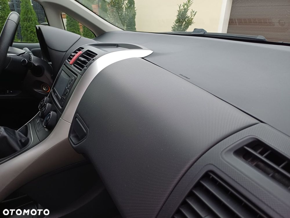 Toyota Auris 1.6 Valvematic Life - 24