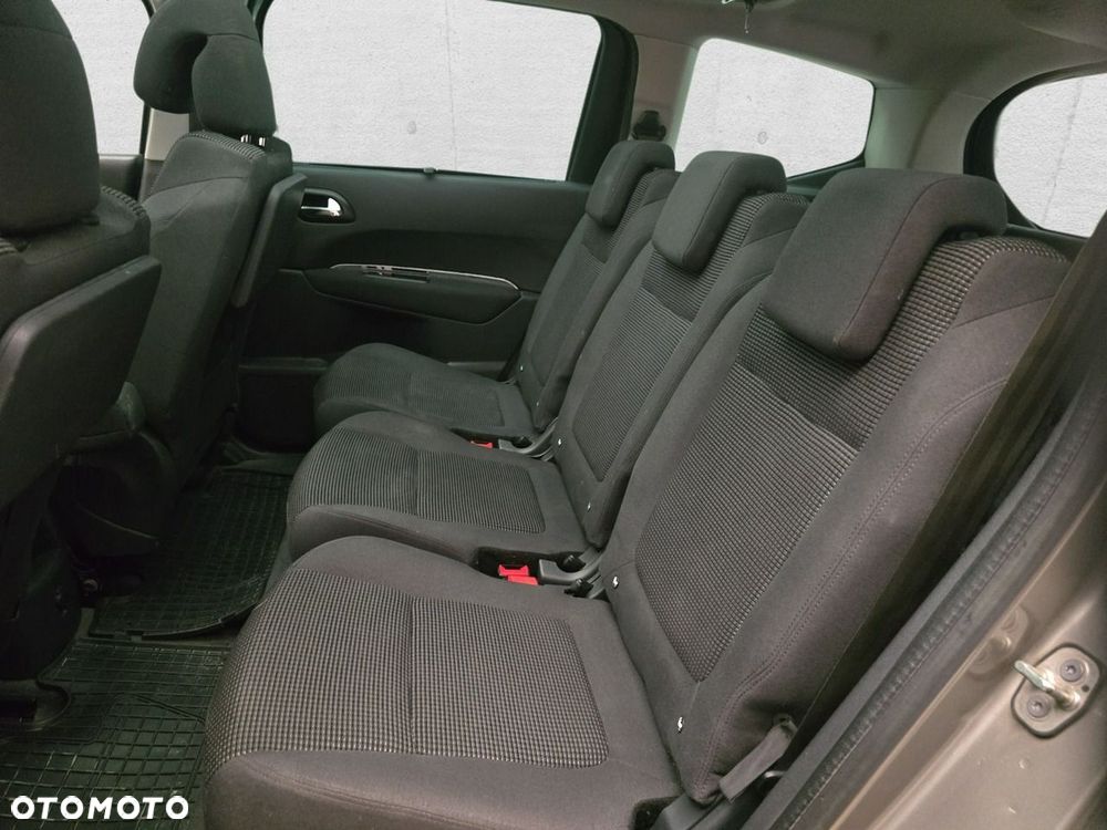 Peugeot 5008 - 12